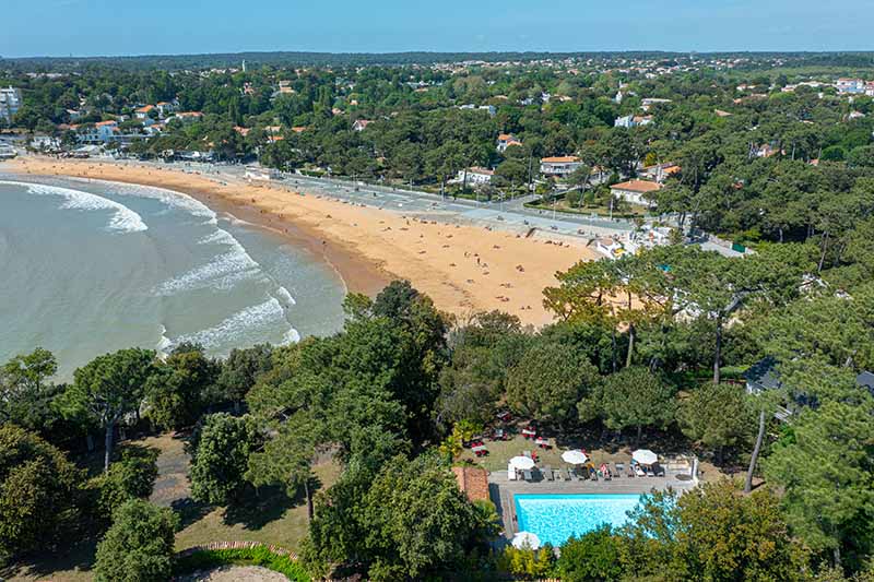 Hôtel 3 étoiles Royan avec piscine et proche de la plage