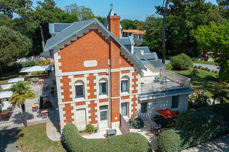 Hôtel 3 étoiles Royan avec piscine et proche de la plage