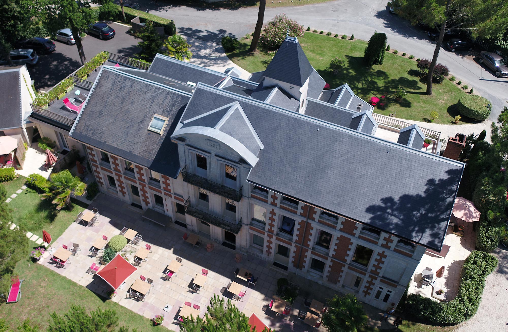 bel hôtel en pleine nature avec piscine proche de Royan saint Palais sur mer